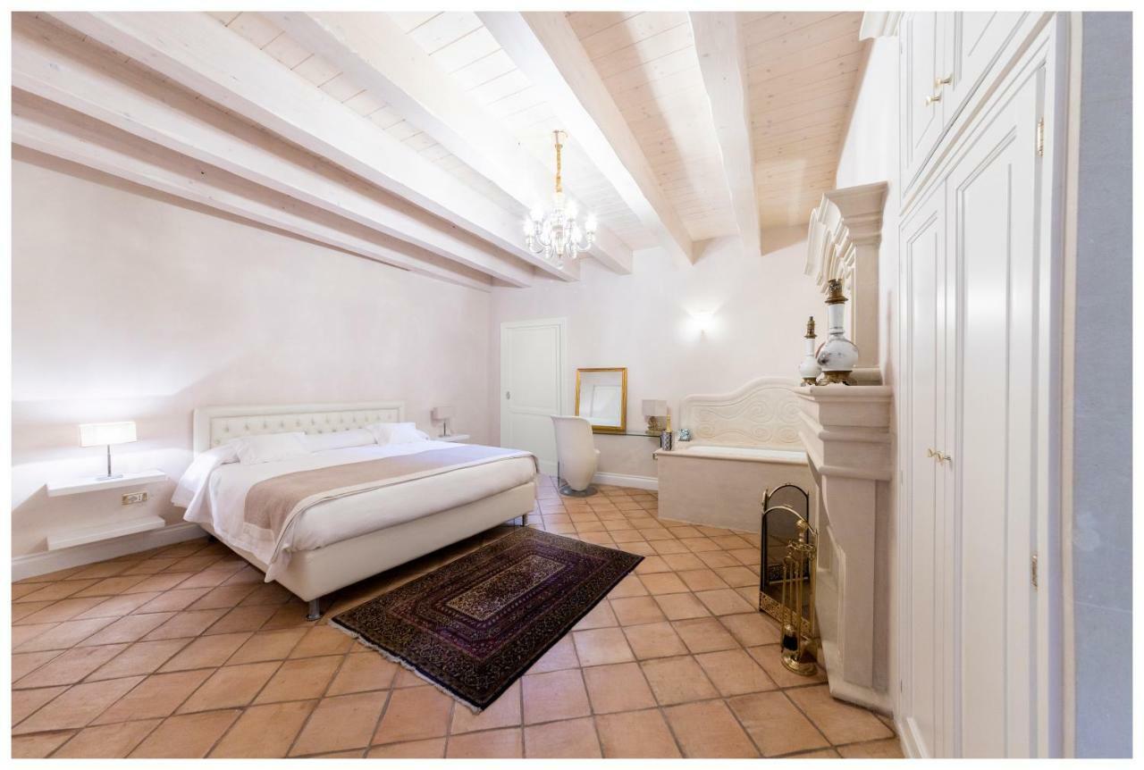 Boutique - Lodge & Suites Crotone Dış mekan fotoğraf